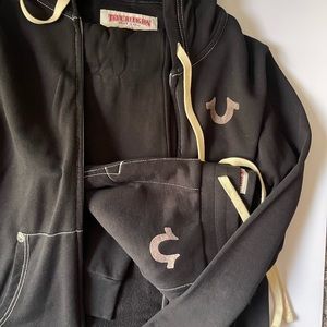 Men’s True Religion sweat suit